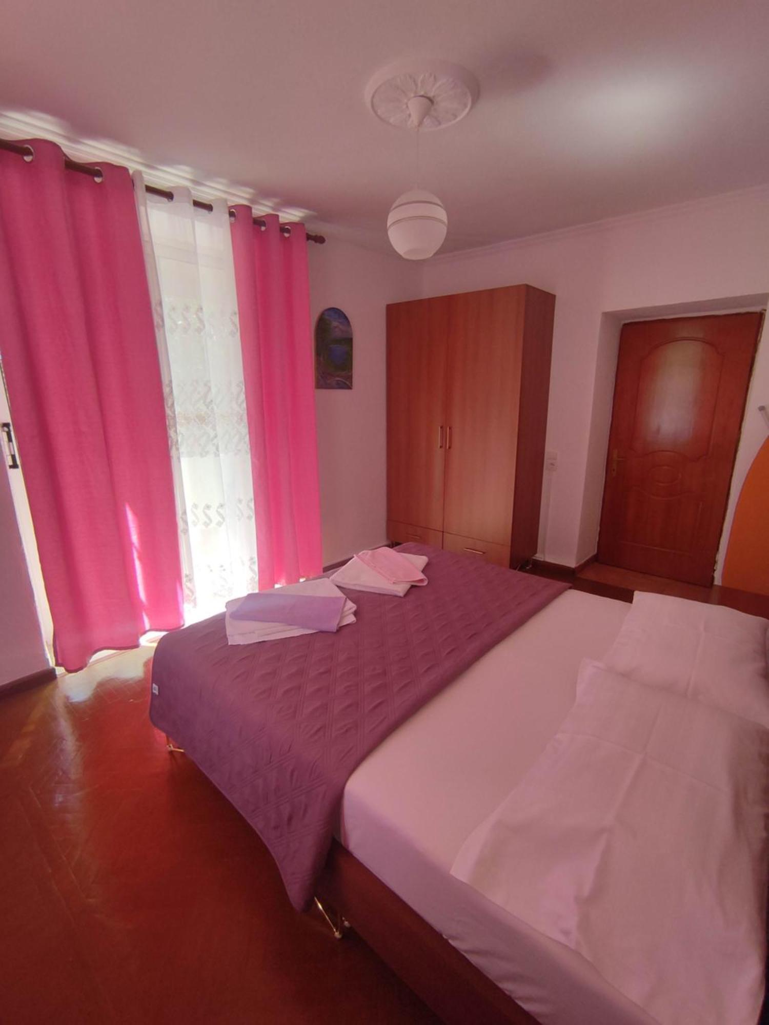 Rias Apartment Sarandë Exterior foto